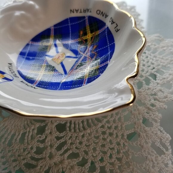 Nova Scotia Shell-Shaped Trinket Dish Flag and Tartan Sandland Vintage Rare Find - Picture 8 of 10